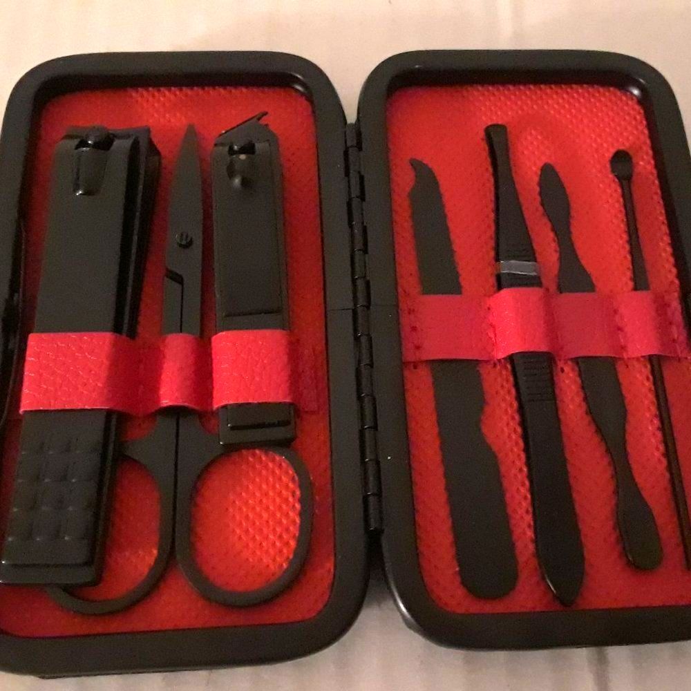 7Pcs Nail Care Personal Manicure & Pedicure Travel Set Grooming Kit Men/Women